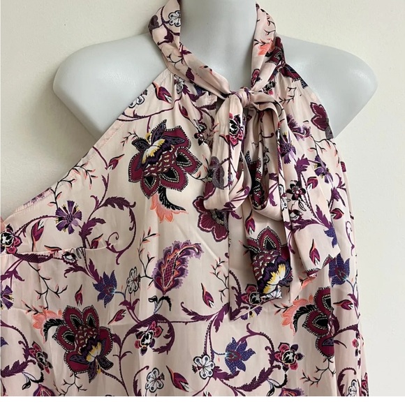 Torrid pale pink silky floral bow tie top 0x size large - Picture 2 of 6